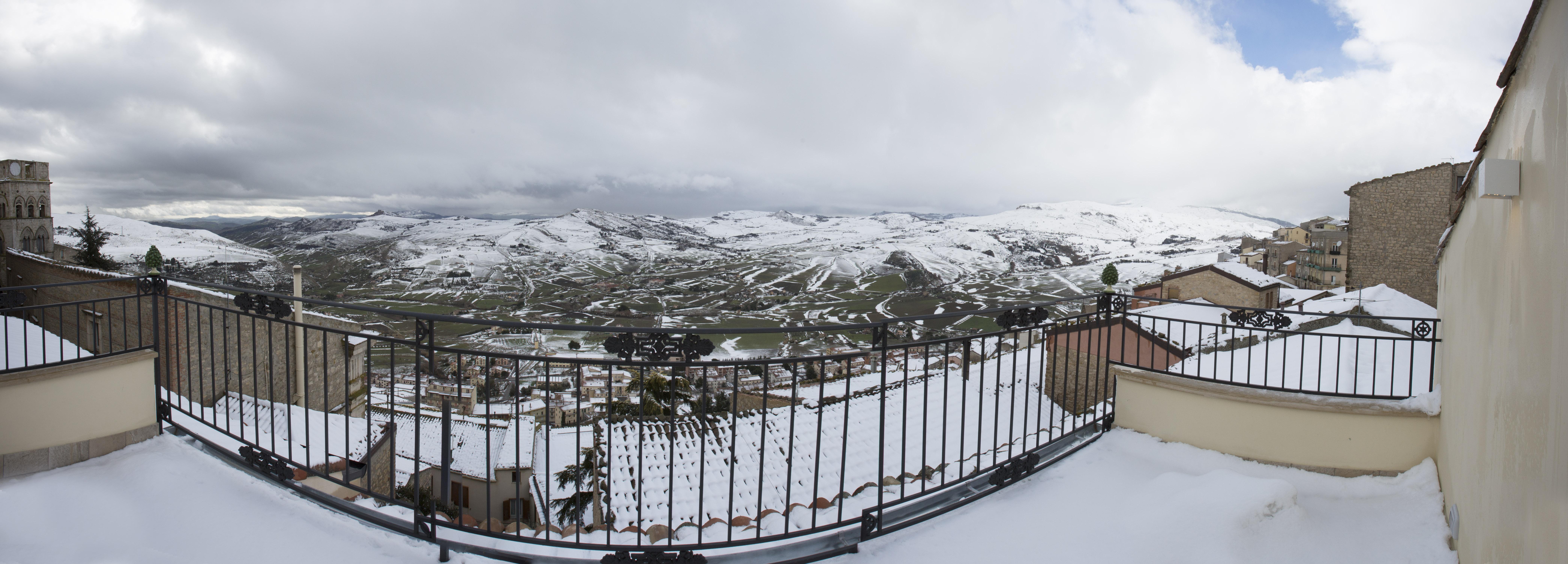 Residence Ventimiglia กานจิ ภายนอก รูปภาพ