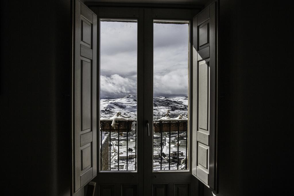 Residence Ventimiglia กานจิ ภายนอก รูปภาพ